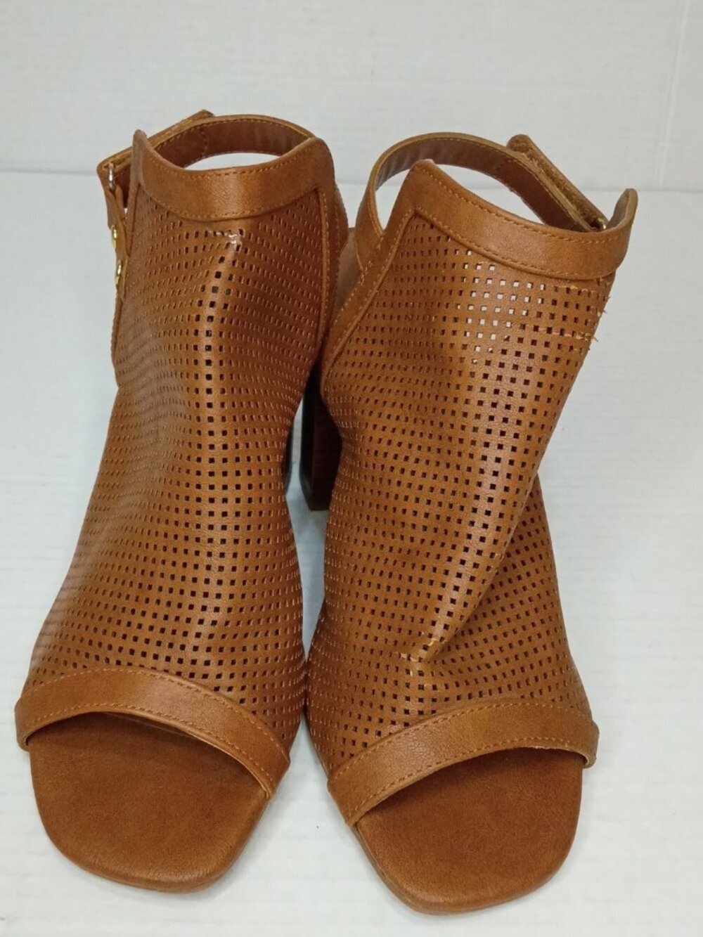 Steven by Steve Madden Stacked Tan Perforated Slingback Booties Women’s 8.5M
